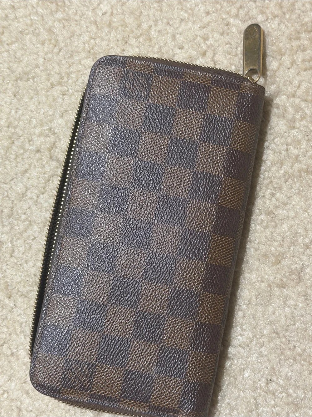 Authentic vintage Zippy Louis Vutton Brown Checkered Zip Wallet